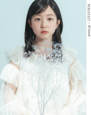 女の子のポートレート 125337638