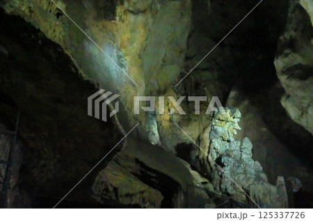 秋芳洞の見所の一つである巌窟王の眺め 125337726