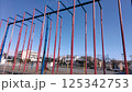 校庭の登り棒 125342753