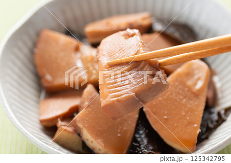 たけのことあらめの煮物 たけのことあらめの煮物 125342795