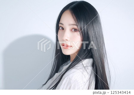 美しい黒髪女性「AI生成画像」 125343414