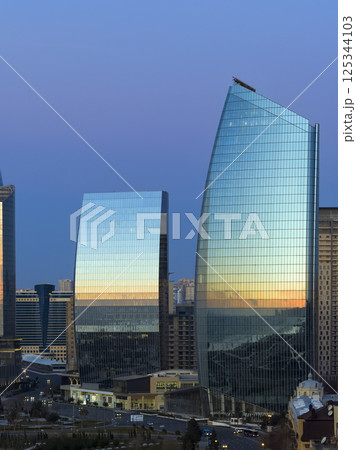 アゼルバイジャン・バクー中心部の高層ビル群 / Baku, Azerbaijan アゼルバイジャン・バクー中心部の高層ビル群 / Baku, Azerbaijan 125344103