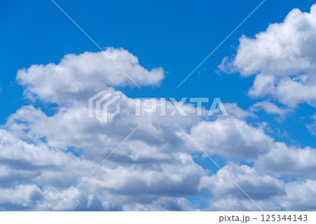 青空と白い雲 青空と白い雲 125344143