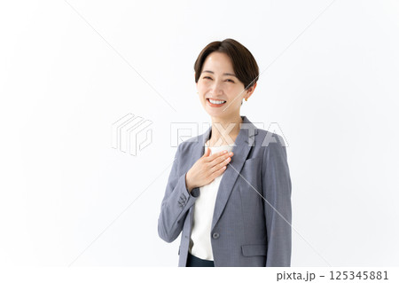 ビジネス　女性 125345881