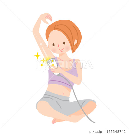 自分で脇毛を脱毛する女性 125348742