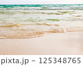 エメラルドに輝く宮古島の海 125348765