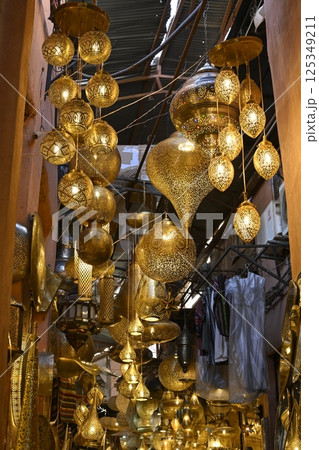モロッコの真鍮工芸 モロッコの真鍮工芸 125349211