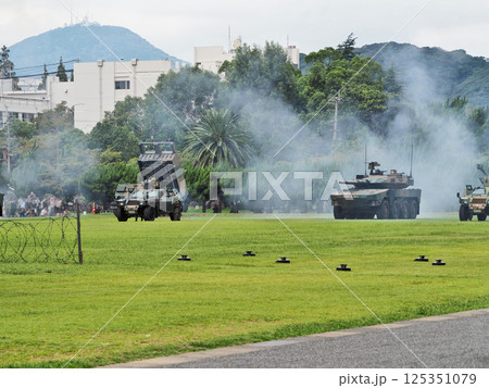 陸上自衛隊小倉駐屯地で一般公開された模擬戦闘訓練 陸上自衛隊小倉駐屯地で一般公開された模擬戦闘訓練 125351079