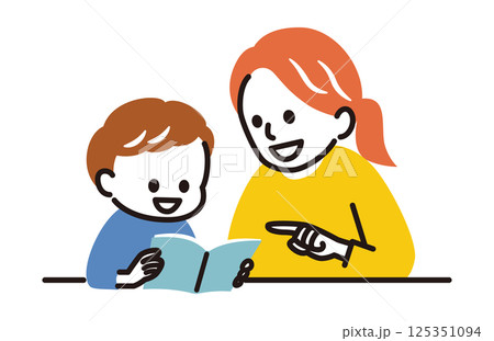 本を一緒に読む親子 125351094