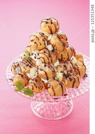 シュークリームタワー シュークリームタワー 125351348