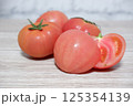 美味しそうなトマト 125354139