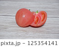 カットされたトマト 125354141