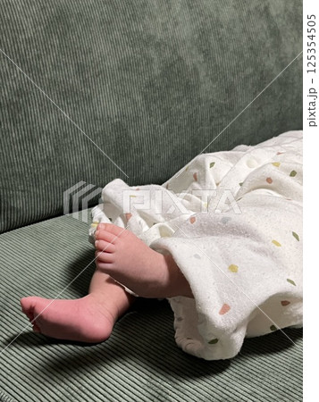 赤ちゃんの足 赤ちゃんの足 125354505