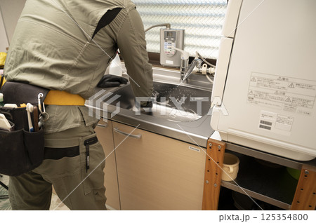 クリ－ニング業者によるキッチン水廻り清掃 125354800