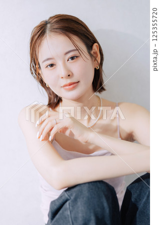 若い女性のビューティーイメージ　　 125355720