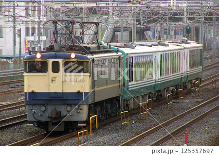 埼玉県内を回送するリゾートしらかみキハ40系(橅編成:上野駅展示に伴う回送列車) 埼玉県内を回送するリゾートしらかみキハ40系(橅編成:上野駅展示に伴う回送列車) 125357697