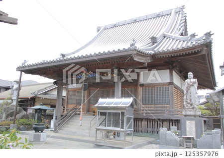四国霊場第16番札所「観音寺」本堂 125357976