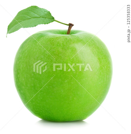 Fresh green apple on white background 125358333