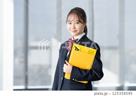 女子高生のポートレート 撮影協力:学校法人電波学園 東京電子専門学校 女子高生のポートレート 撮影協力:学校法人電波学園 東京電子専門学校 125358595