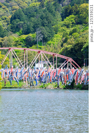 春の川上峡　鯉のぼり　佐賀県佐賀市 125359131