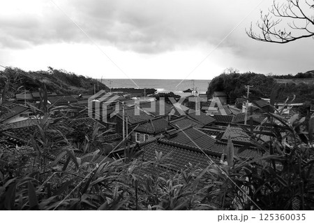 北前船の寄港地として発展し伝統的建造物が数多く残る港町… 佐渡『宿根木』 北前船の寄港地として発展し伝統的建造物が数多く残る港町… 佐渡『宿根木』 125360035