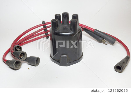 ignition distributor cap, set of high tension cables, 4-slot holder, rubber plug caps on terminals 125362036