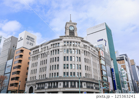 【東京都】銀座の街並み　時計塔 125363241
