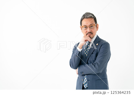 ビジネスマン　弁護士　ポートレート 125364235