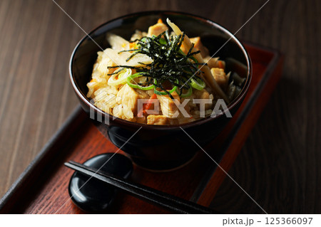 鶏と牛蒡の炊き込みご飯 125366097