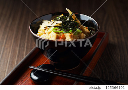 鶏と牛蒡の炊き込みご飯 125366101