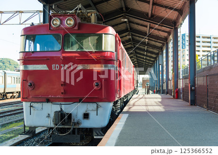 【北九州門司港　九州鉄道記念館のED72】 125366552
