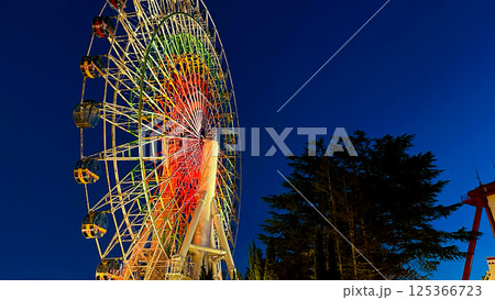 夜の遊園地　夜の空　夜の風景　日本　エモい 125366723