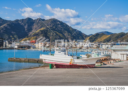 静岡市の用宗港の風景(静岡県) 125367099