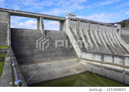 滝里ダムを間近から 滝里ダムを間近から 125368663