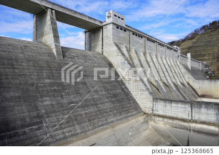 滝里ダムを間近から 滝里ダムを間近から 125368665