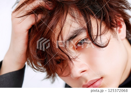 イケメン男性・ヘアスタイル「AI生成画像」 125372068
