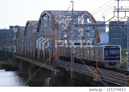 歴史を感じる佇まいの京成線「荒川橋梁」 歴史を感じる佇まいの京成線「荒川橋梁」 125374653