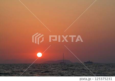 Seaside town of Turgutreis and spectacular sunsets 125375231
