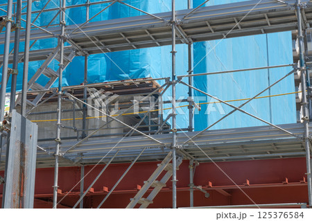 マンションの建設現場 125376584