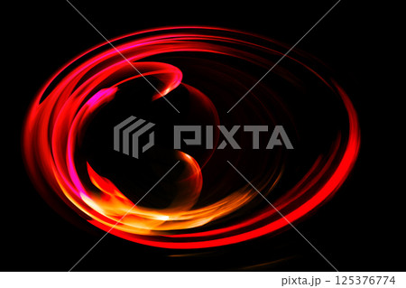 赤い炎が渦巻く抽象的な背景 125376774