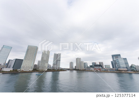 東京の空と高層ビル群 東京の空と高層ビル群 125377114