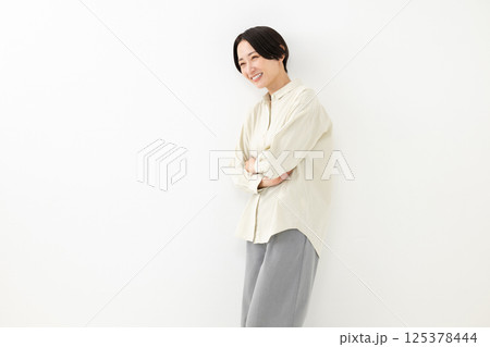笑顔のミドル女性 笑顔のミドル女性 125378444