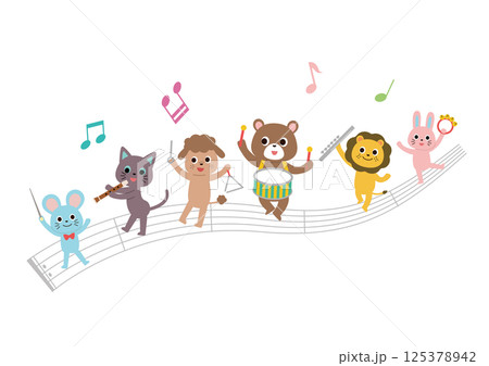 五線譜の上で楽器を演奏しながらパレードする動物たち 125378942
