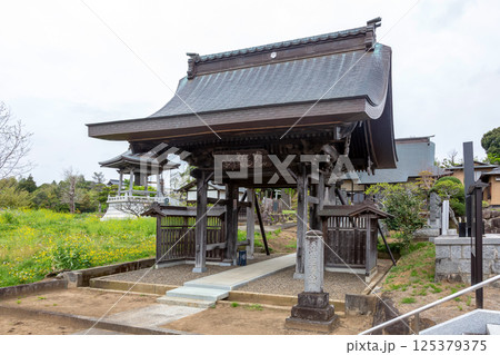 伝統ある禅宗の寺院である萬松山鳳林院山門 125379375