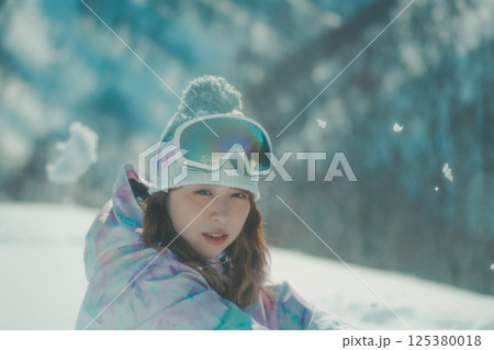 snowboarding snowboarding 125380018