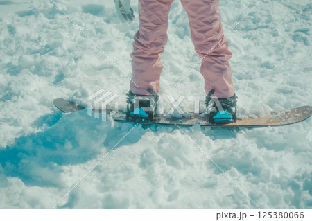 snowboarding 125380066