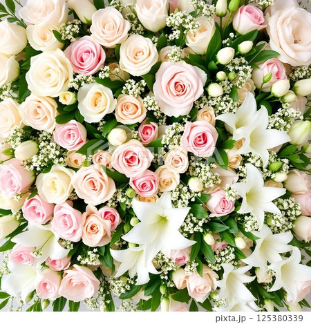 花を敷き詰めた背景素材 125380339