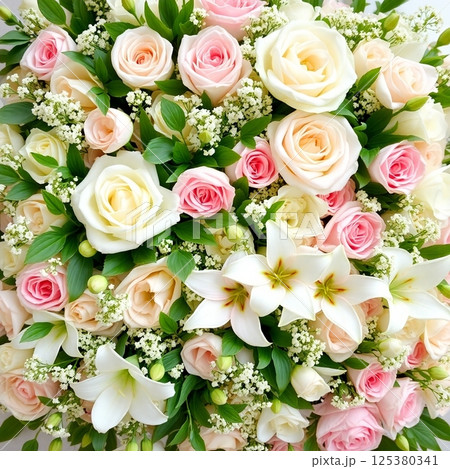 花を敷き詰めた背景素材 125380341