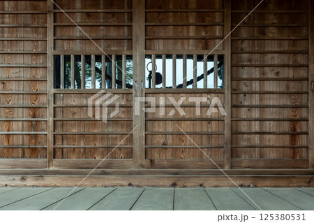 貴布禰神社と金刀比羅神社の二社を合祀社殿扉造形 125380531