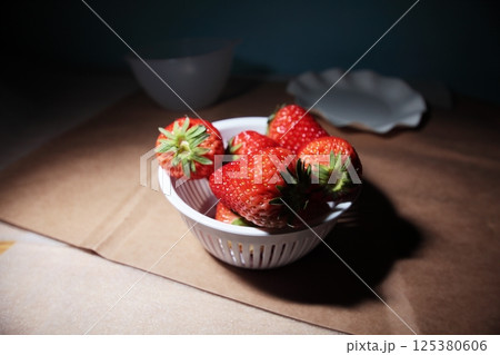 新鮮なイチゴ 125380606